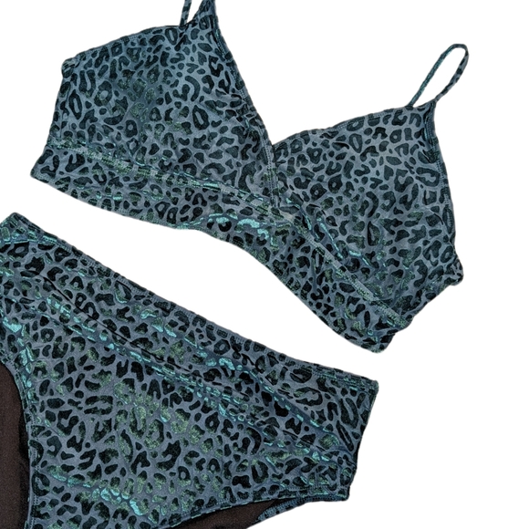 NWOT SHEIN Curve Velvet Green Leopard Print Bikini, Size 2XL - Picture 2 of 9